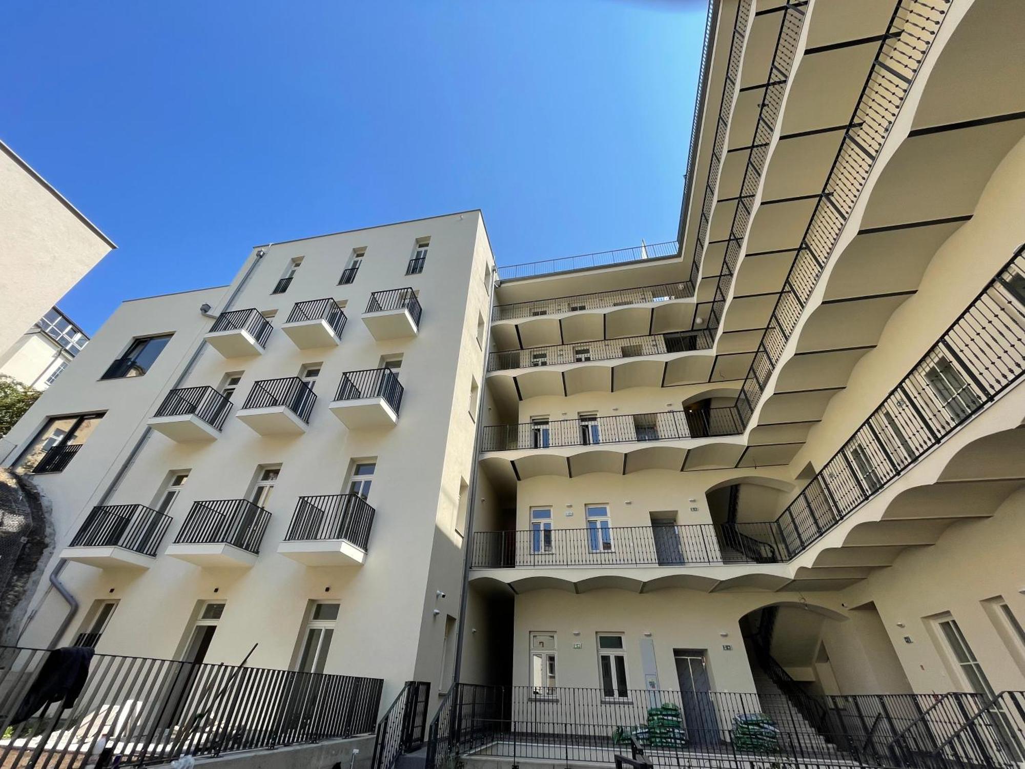 Visit Oomph Apartments Prága Kültér fotó